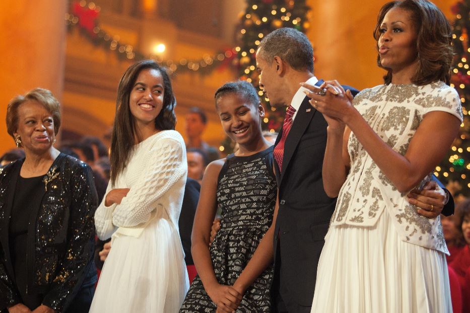 Marian Robinson, a sinistra, nel Natale 2013 con la famiglia