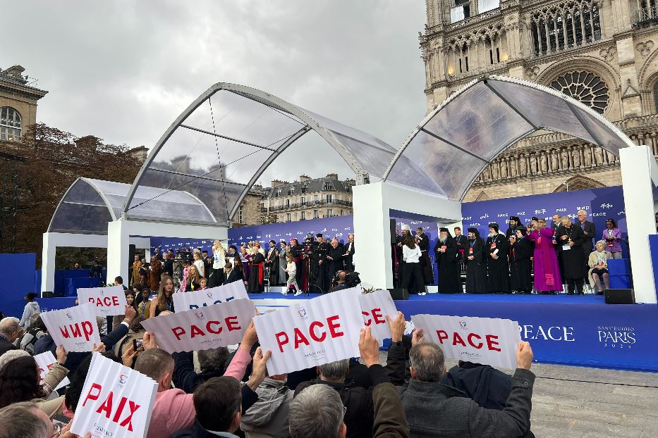 Davanti al cantiere della Cattedrale di Notre-Dame la conclusione dell'incontro internazionale per la pace promosso a Parigi dalla Comunità di Sant'Egidio