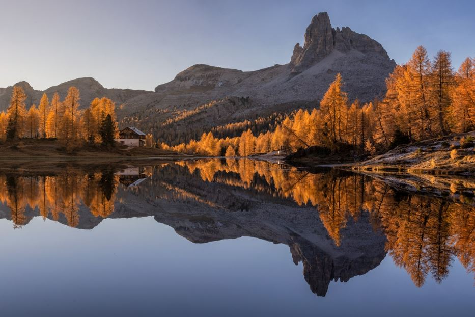 Dolomiti, i riflessi del Lago Federa - © Stefano Tiozzo