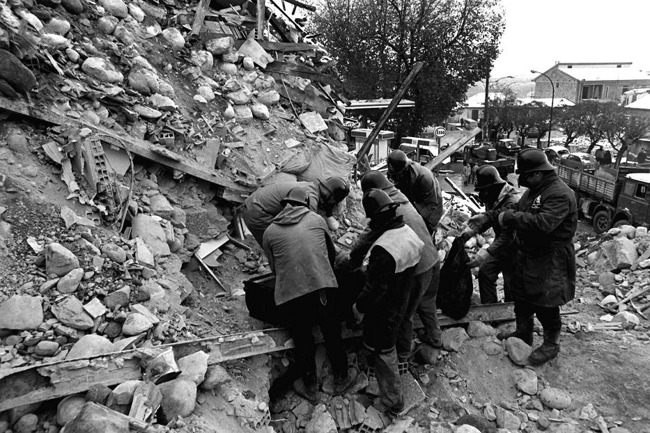 Un'immagine del terremoto in Irpinia del 1980