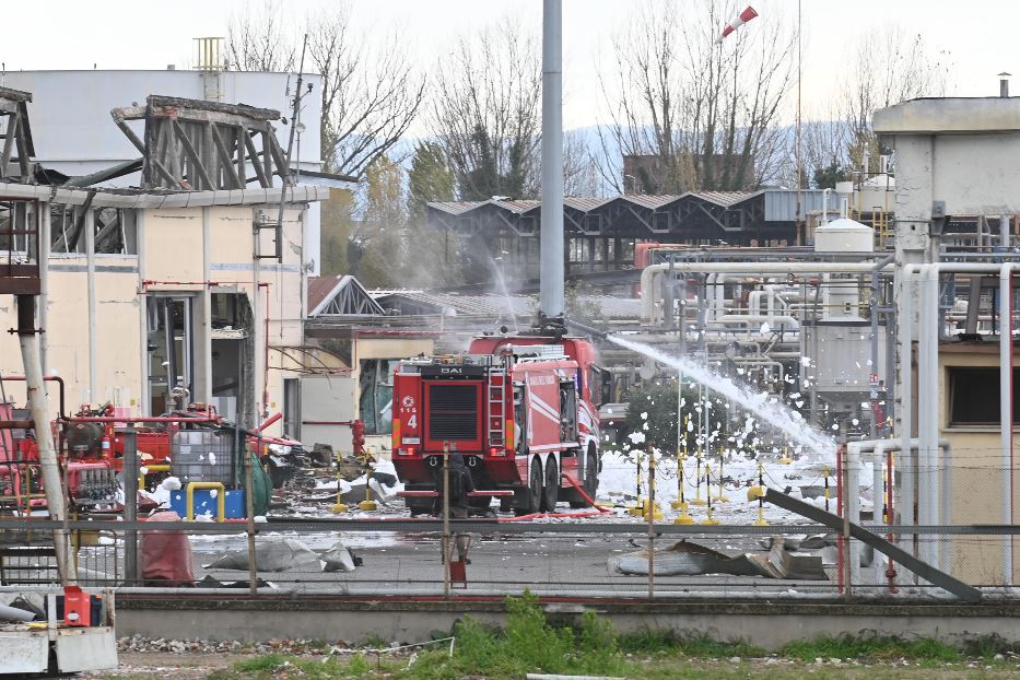 Trovati i cadaveri di 2 dispersi nell'esplosione a Calenzano, 4 le vittime