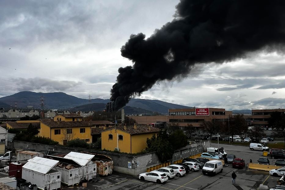 L'esplosione e le vittime: la tragedia al deposito Eni di Calenzano