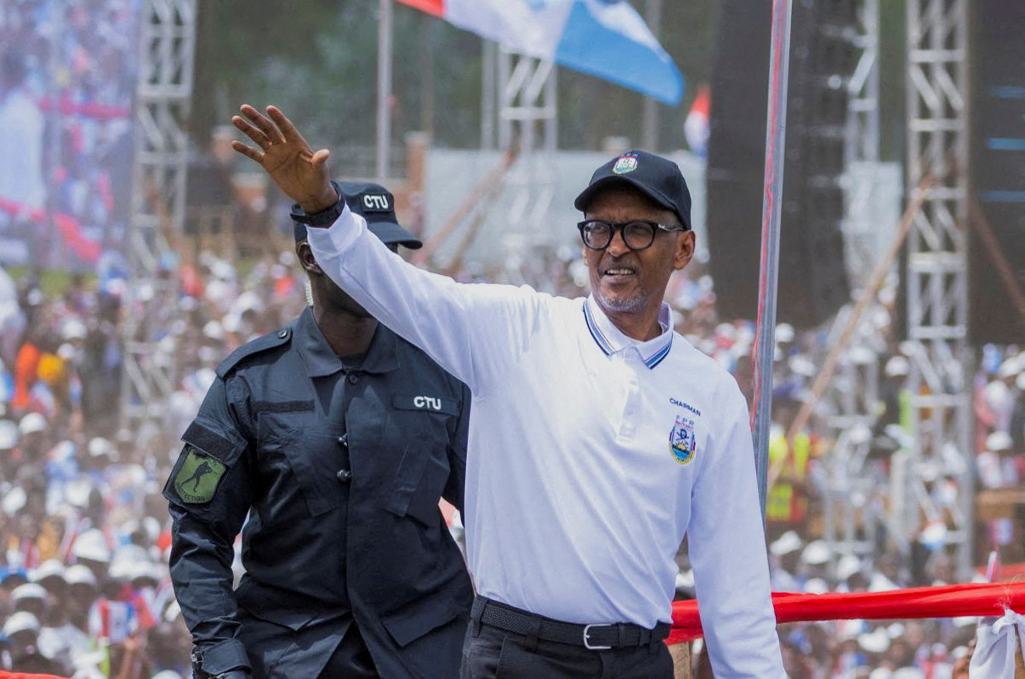 Il presidente Paul Kagame in un comizio a Busongo