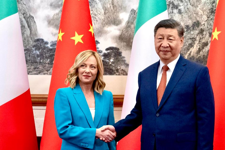 Meloni incontra Xi: «Cina essenziale per dinamiche internazionali»