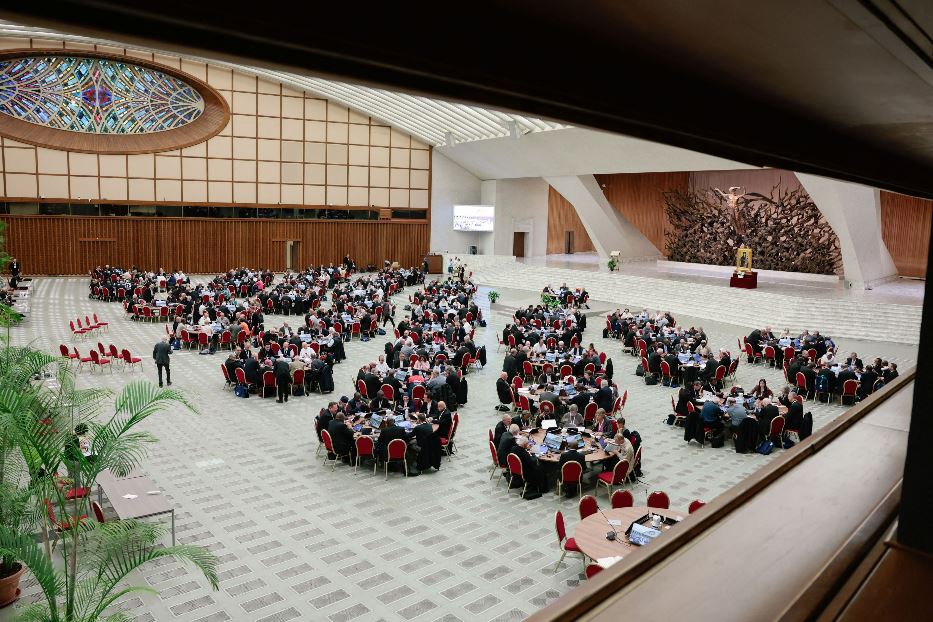 Una veduta d'insieme dei lavori del Sinodo in Aula Paolo VI, in Vaticano