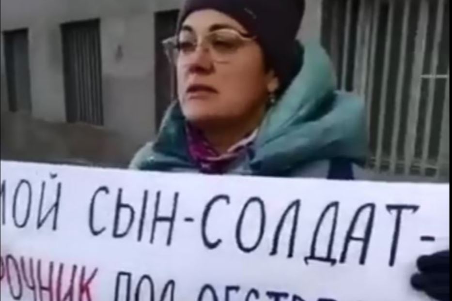 Con le carrozzine al ministero: il coraggio di Mosca rimane “donna”