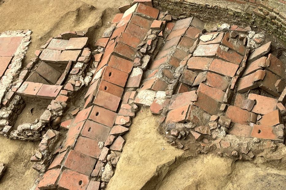 Le tombe nel chiostro della basilica del Santissimo Salvatore a Pavia