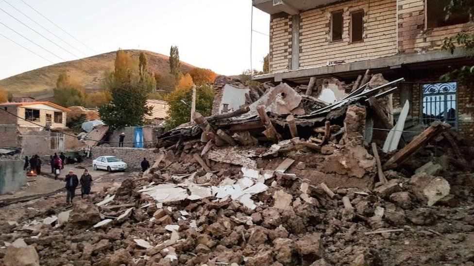 Forte terremoto in Iran, prime vittime