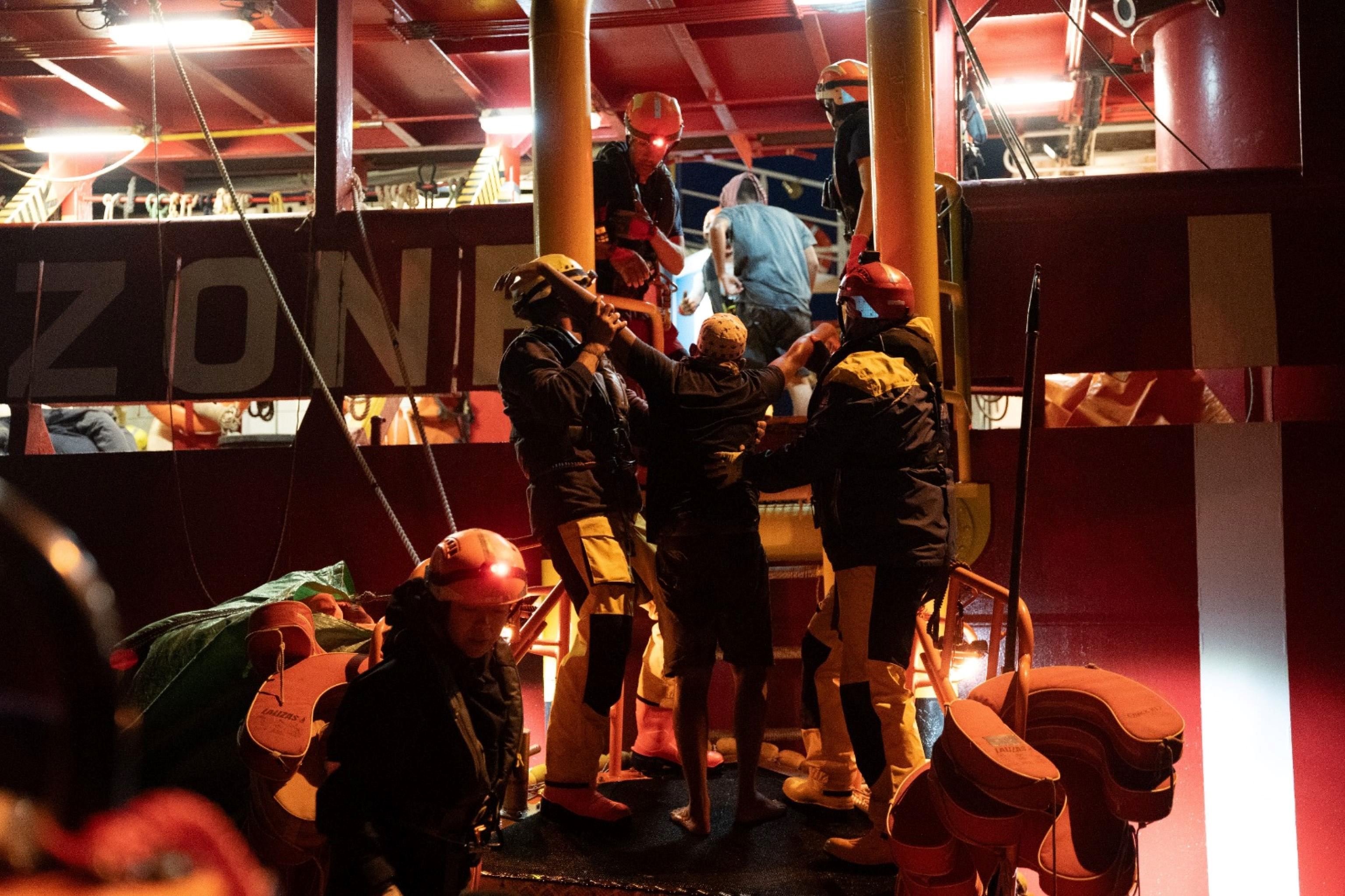 Un salvataggio operato nelle ultime ore dalla Sos Méditerranée tra Italia e Malta