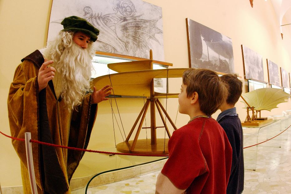 Due bambini al Museo della Scienza e della tecnica di Milano