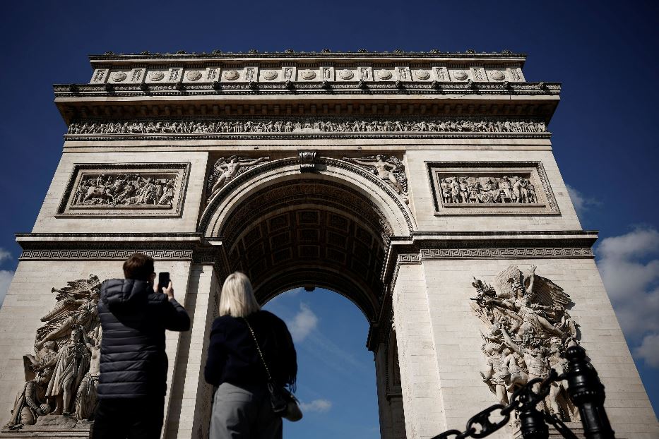 L'Arc de Triomphe, uno dei simboli di Parigi e della Francia
