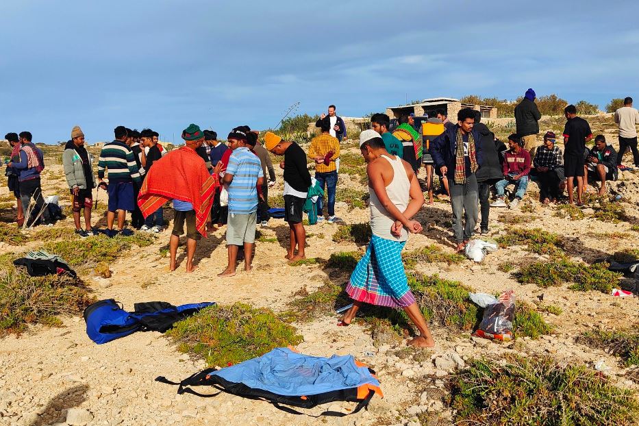 Un gruppo di migranti sbarcati a Lampedusa