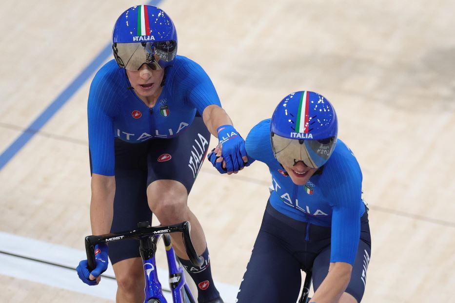 Ciclismo, dalla pista l'oro di Chiara Consonni e Vittoria Guazzini