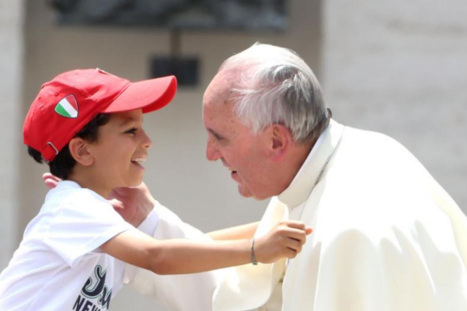 «Saper ridere, lievito della gioia». L'autobiografia di papa Francesco