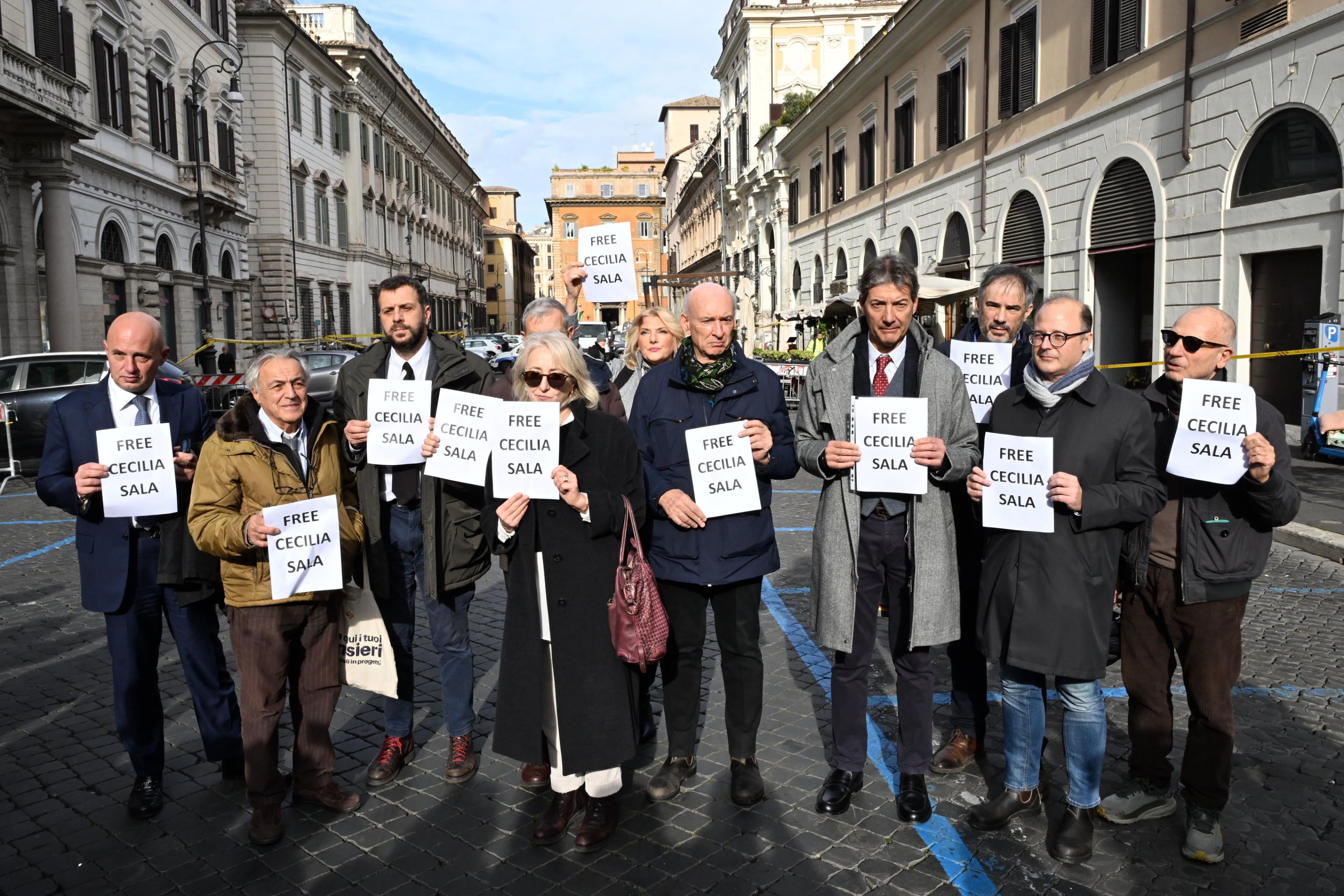 Sit in dei giornalisti a Roma per Cecilia Sala