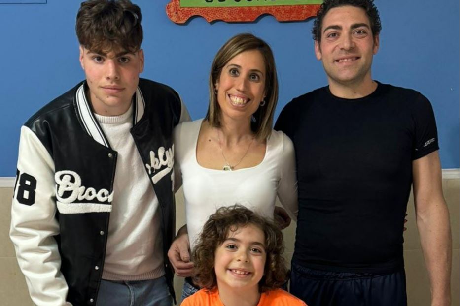 Saverio (a sinistra) con la sua famiglia