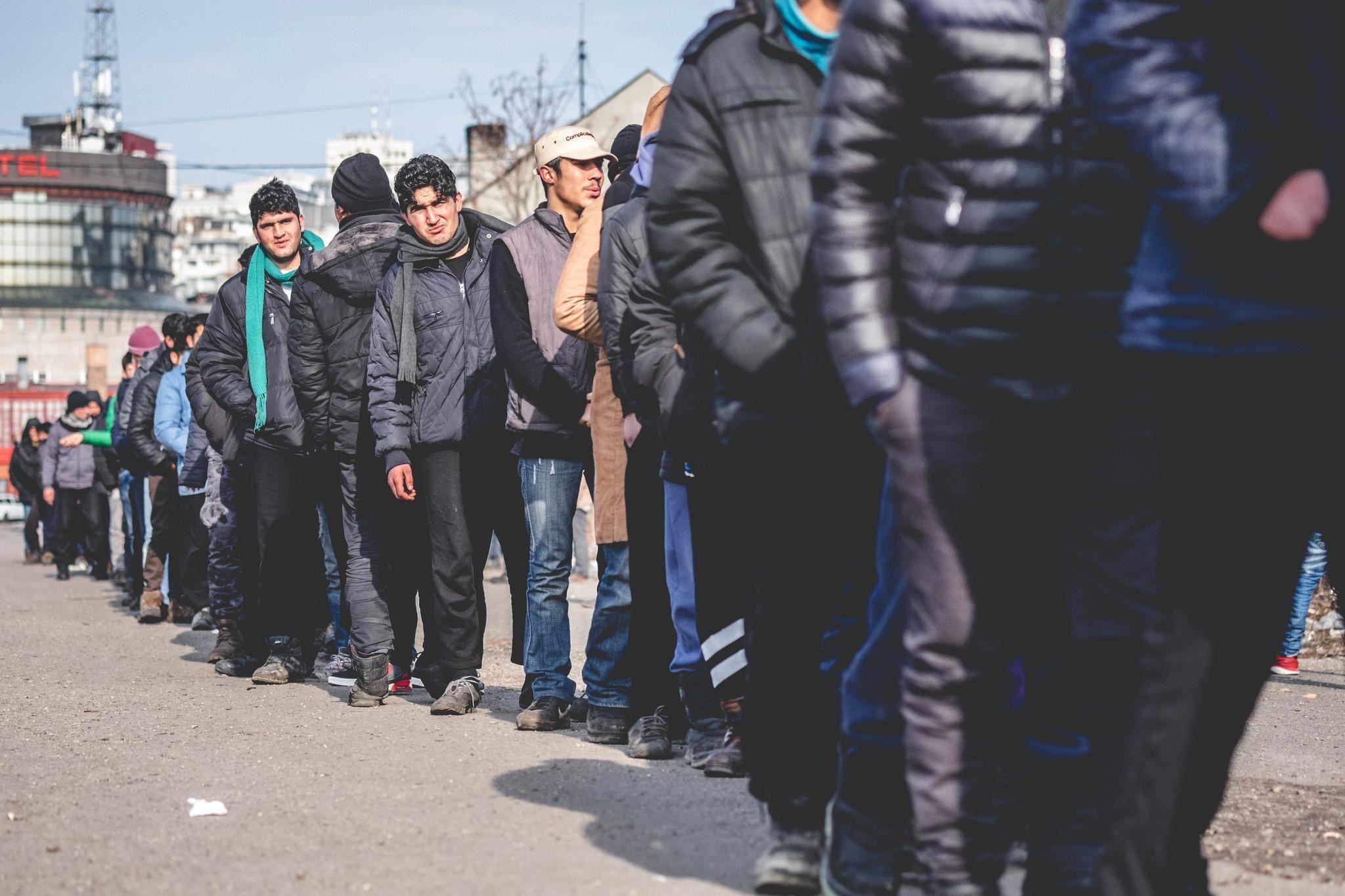 Ingressi dimezzati lungo la rotta balcanica, ma a Trieste migranti al gelo