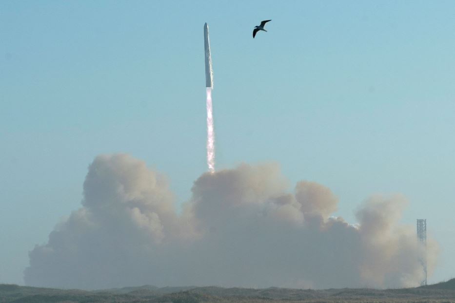 SpaceX: successo a metà per Starship, con spettacolo nei cieli