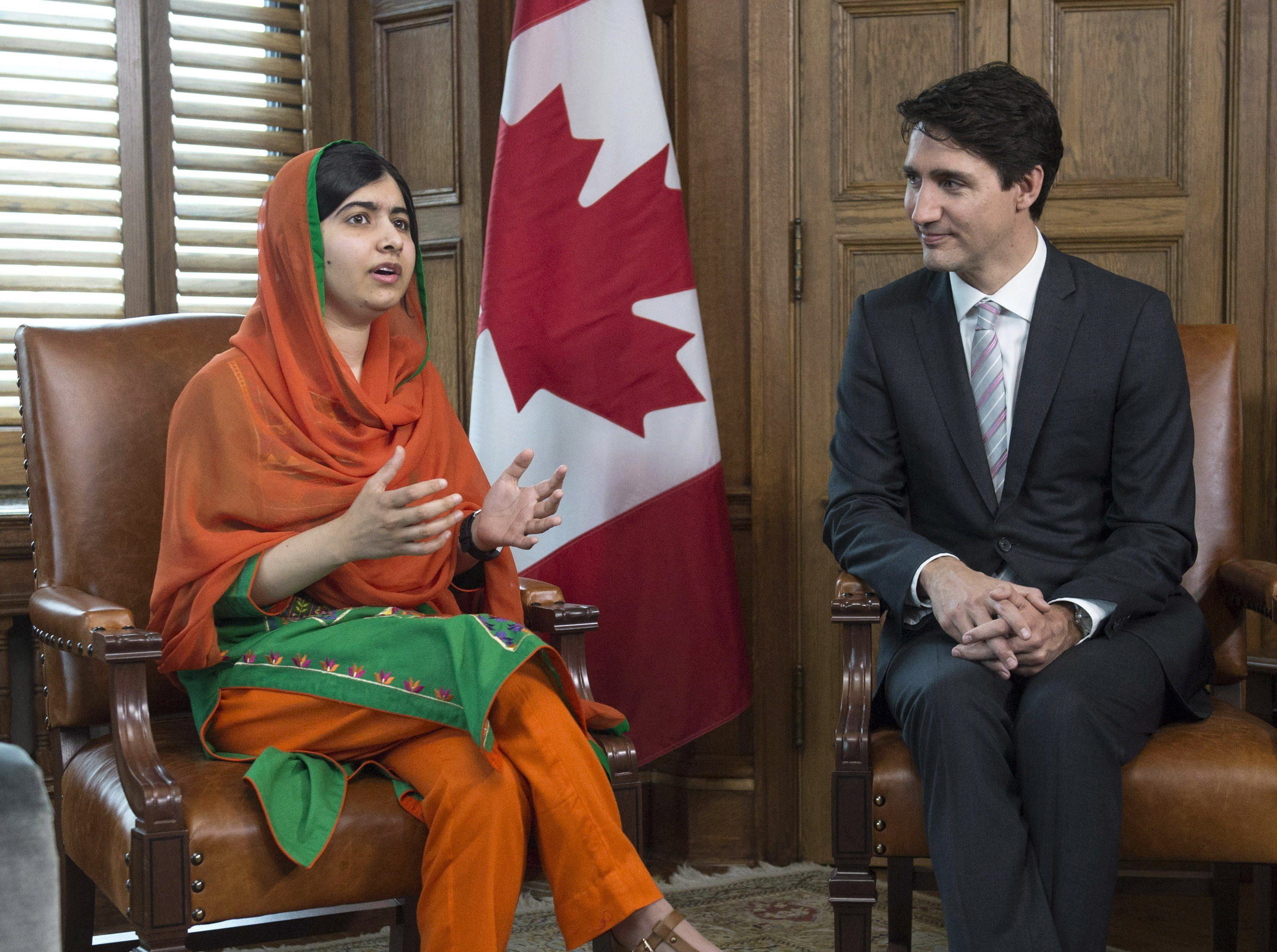 Malala Yousafzai con il premier canadese Justin Trudeau: la Nobel pachistana ha ricevuto la cittadinanza canadese nell'aprile del 2017