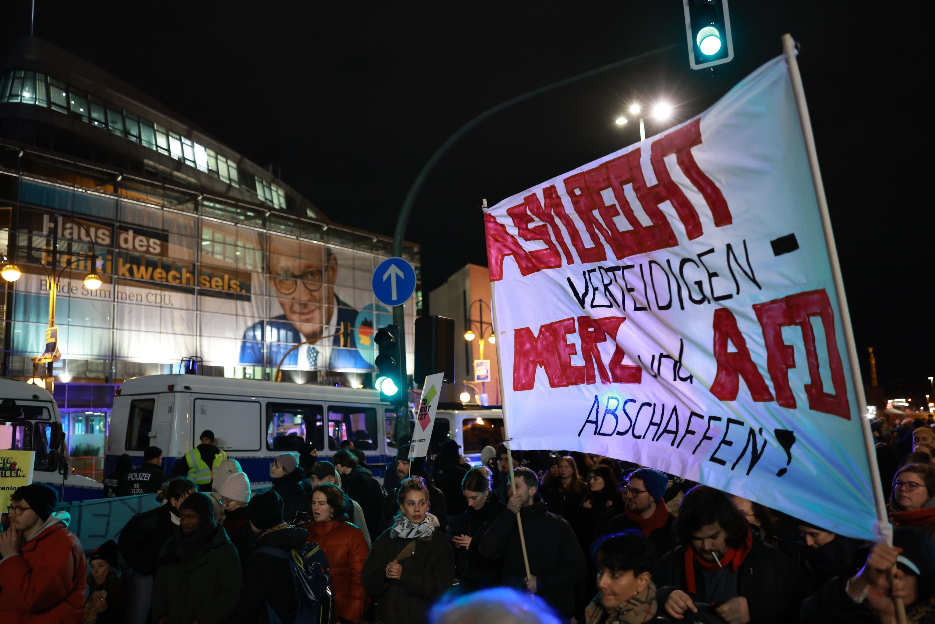 Migranti, Cdu con l'Afd: così è caduto l'ultimo tabù