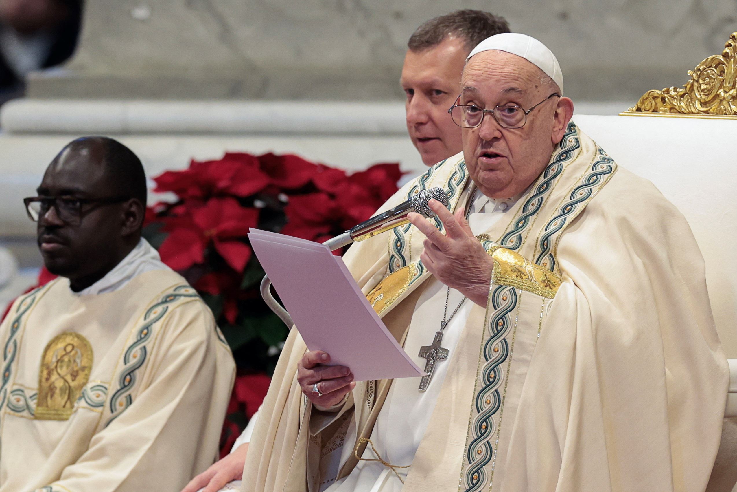 Il Papa durante la celebrazione della messa del 1° gennaio